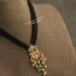 Jadaukundan Pendant with Black Beads