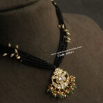 Jadaukundan Pendant with Black Beads and Rice Pearls