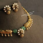 Gold Hasli Neckset with Earrings