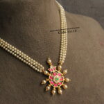 Jadaukundan Pendant with Pearl Chain