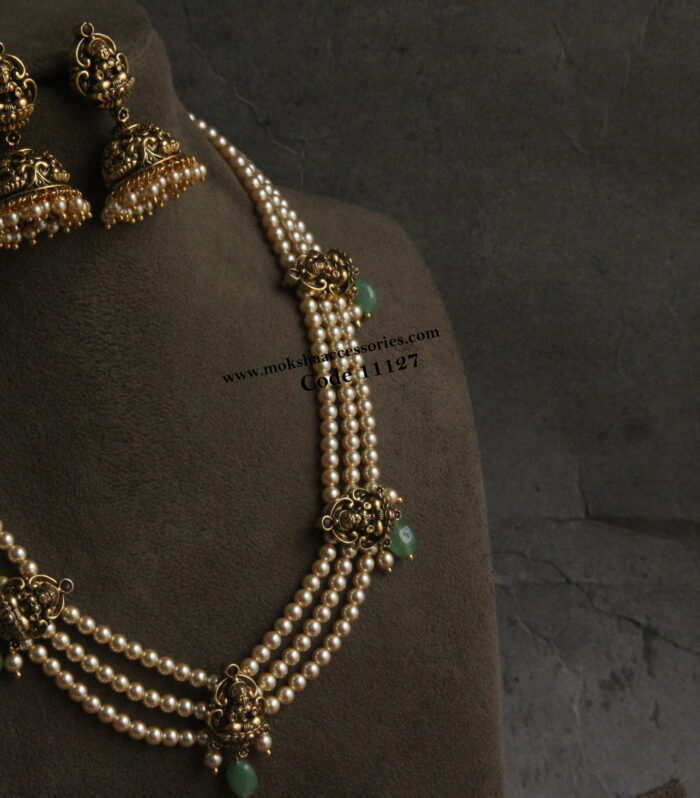 Nakshi neckset with sarvoski pearls
