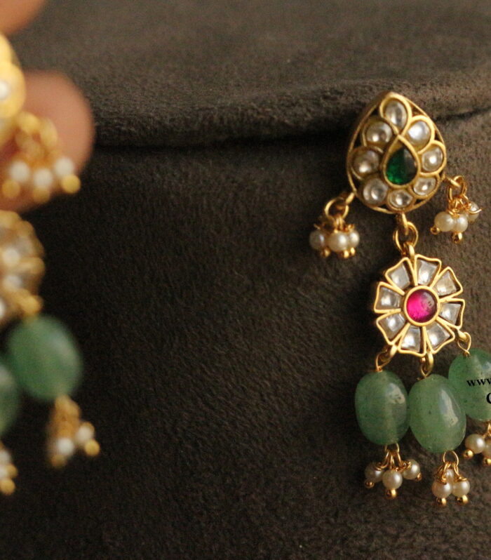 Jadaukundan earrings with strawbery drops and peals