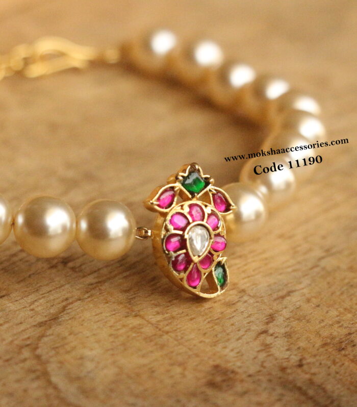 Jadaukundan kada with sarvoski pearls (Available in all sizes)