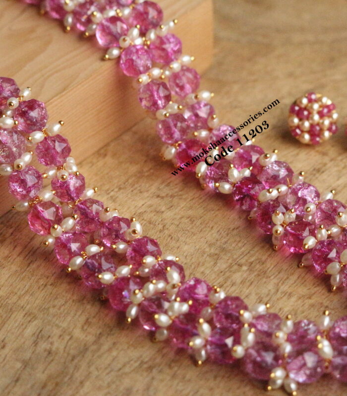 Quartz beads with rice pearl mala and studs
