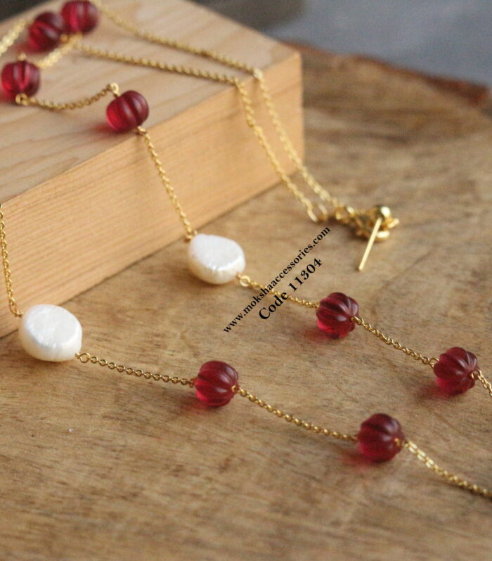 Real pearls with russian pumpkins and gold adjustable chain