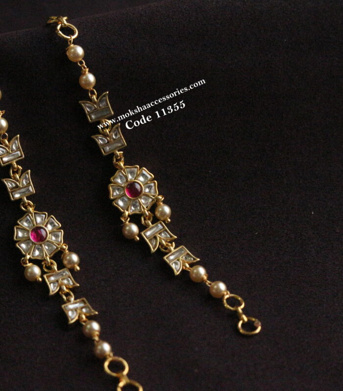 Jadaukundan straight ear chains