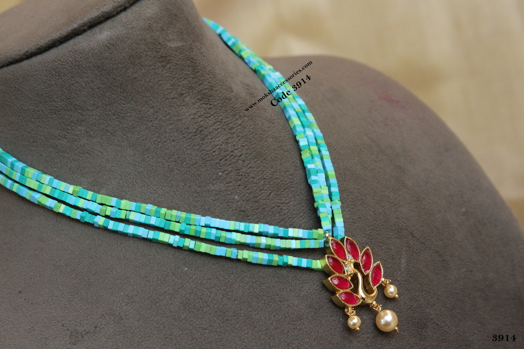 3914.jpg Jadaukundan Pendant with Multicolor Square Beads - Image 1