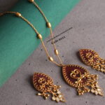 Glass Stone Pendant Set with Antique Gold Chain