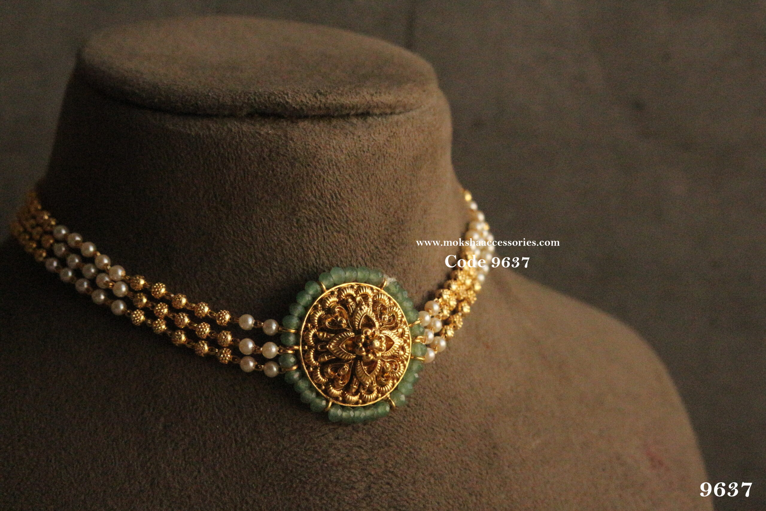9637-scaled-1.jpg Nakshi Pendant with Pearl and Gold Chain Choker - Image 1