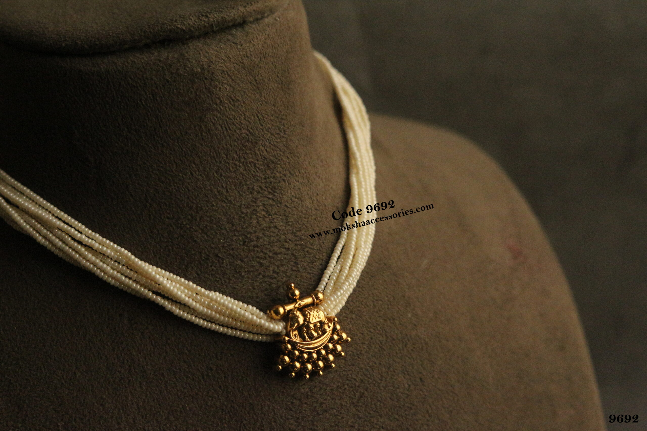 9692-scaled-1.jpg Nakshi Pendant with Pearl Choker - Image 1